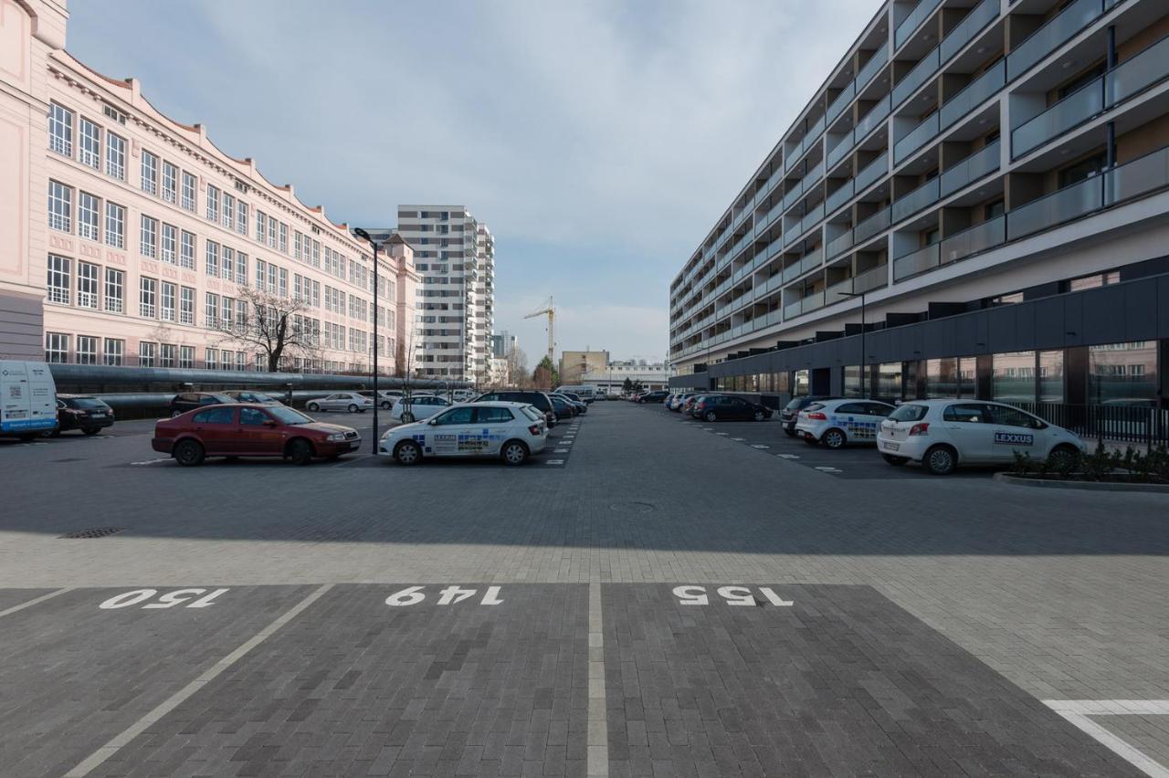 Central Point By Zoom Apartments Bratislava Buitenkant foto