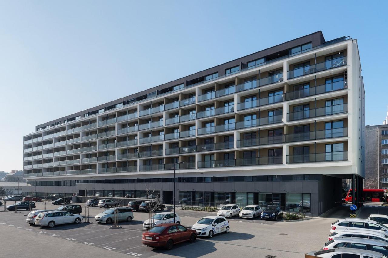 Central Point By Zoom Apartments Bratislava Buitenkant foto