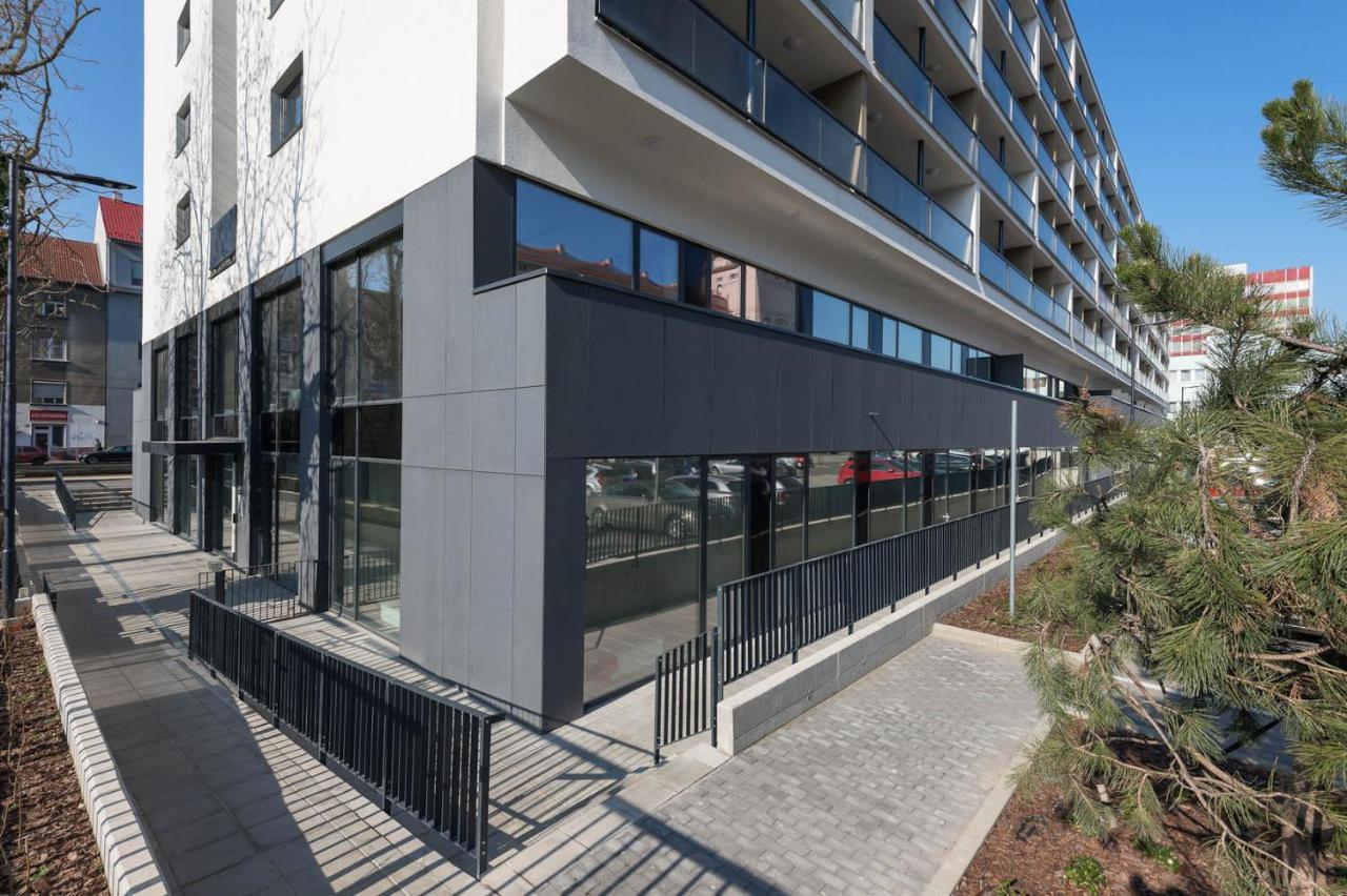 Central Point By Zoom Apartments Bratislava Buitenkant foto