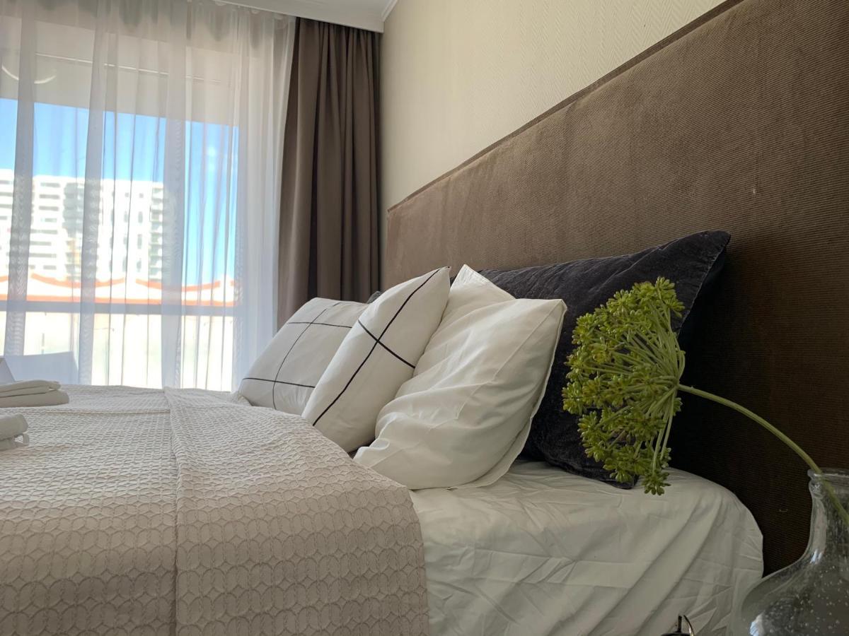 Central Point By Zoom Apartments Bratislava Buitenkant foto